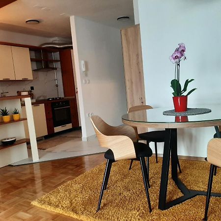 Apartment Relax With Infrared Sunshower วาราชดีน ภายนอก รูปภาพ
