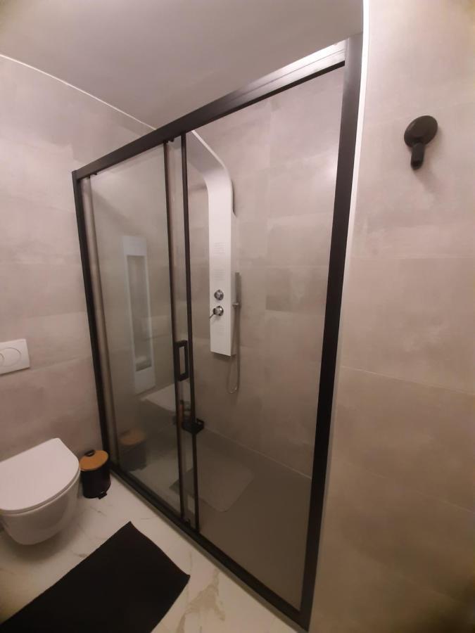 Apartment Relax With Infrared Sunshower วาราชดีน ภายนอก รูปภาพ