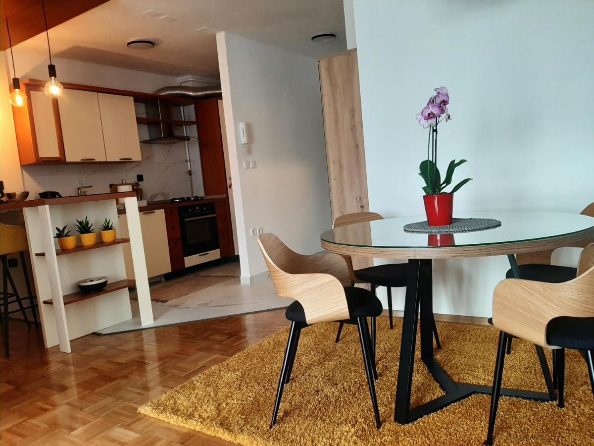 Apartment Relax With Infrared Sunshower วาราชดีน ภายนอก รูปภาพ