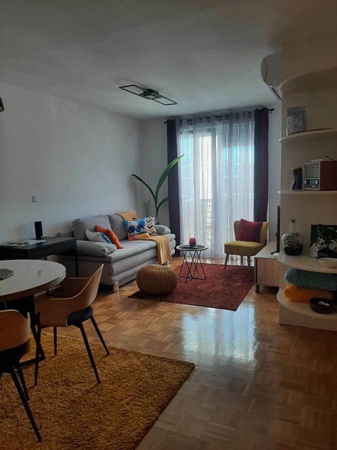 Apartment Relax With Infrared Sunshower วาราชดีน ภายนอก รูปภาพ