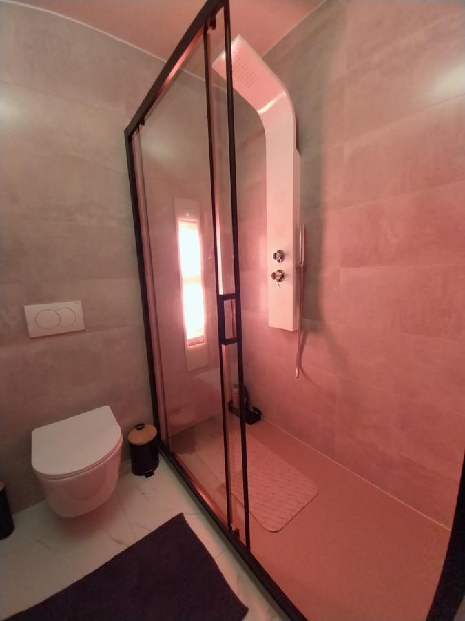Apartment Relax With Infrared Sunshower วาราชดีน ภายนอก รูปภาพ