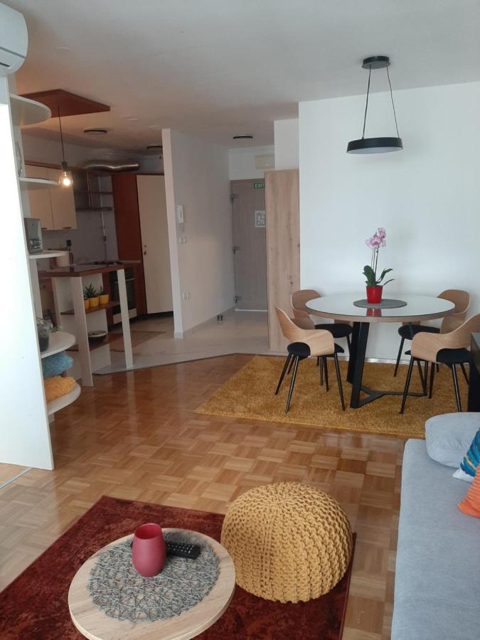 Apartment Relax With Infrared Sunshower วาราชดีน ภายนอก รูปภาพ